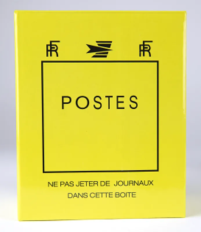 Vue 2 – Tirelire boîte aux lettres La Dejoie