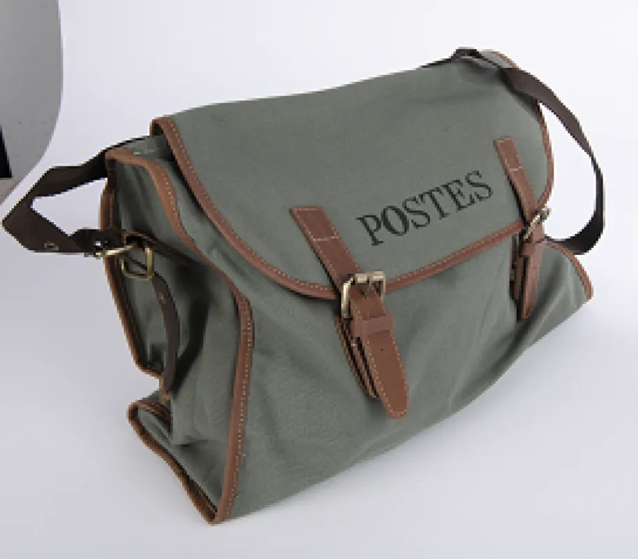 Vue 2 – Besace grand modèle kaki