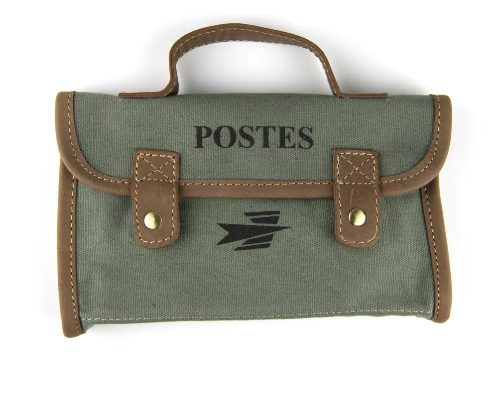 Vue 1 – Trousse en toile kaki